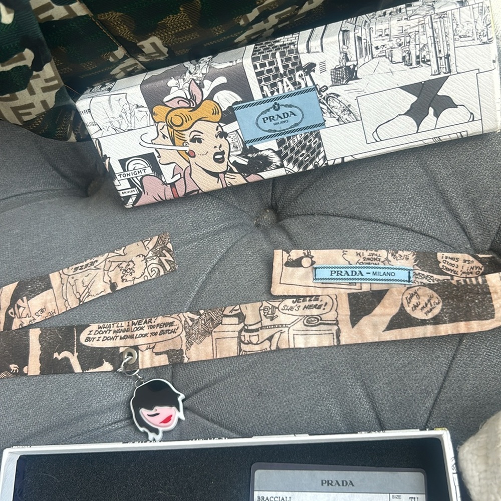 NIB Prada Tessuto Comic Choker in Opaline‎ Made in Italy - Picture 4 of 7